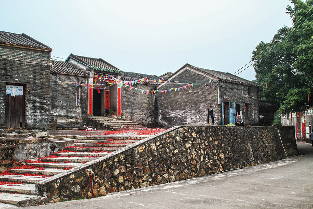 a picture showing one of the gates of the village