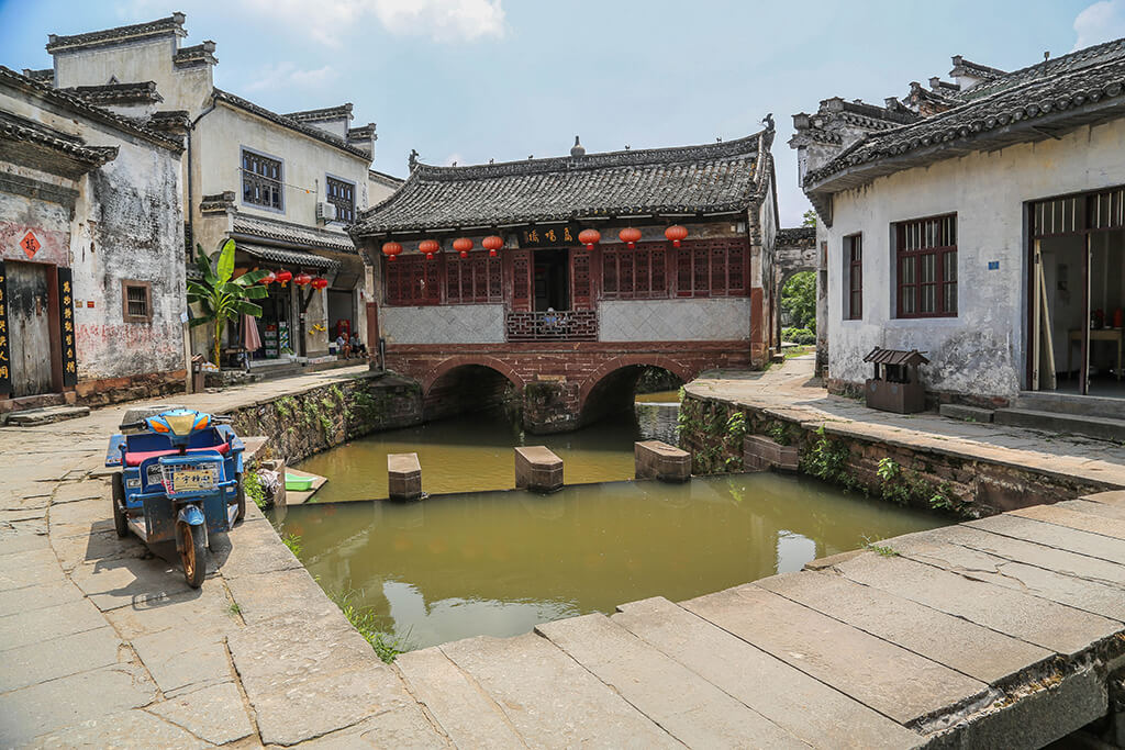 Tangmo Anhui China_Architecture on the Road