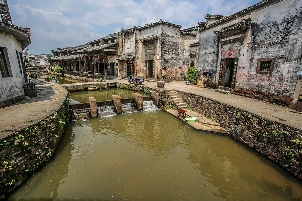 Tangmo Anhui China_Architecture on the Road