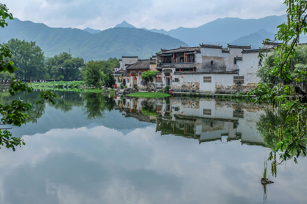 Hongcun Anhui China_Architecture on the Road