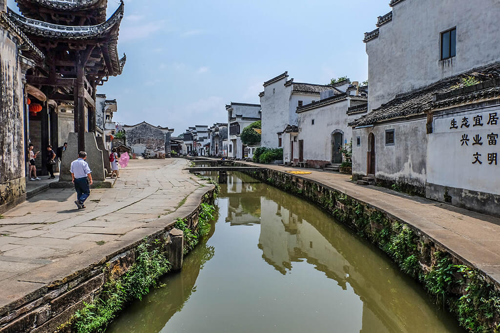 Tangmo Anhui China_Architecture on the Road