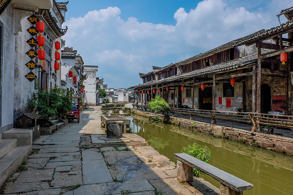 Tangmo Anhui China_Architecture on the Road