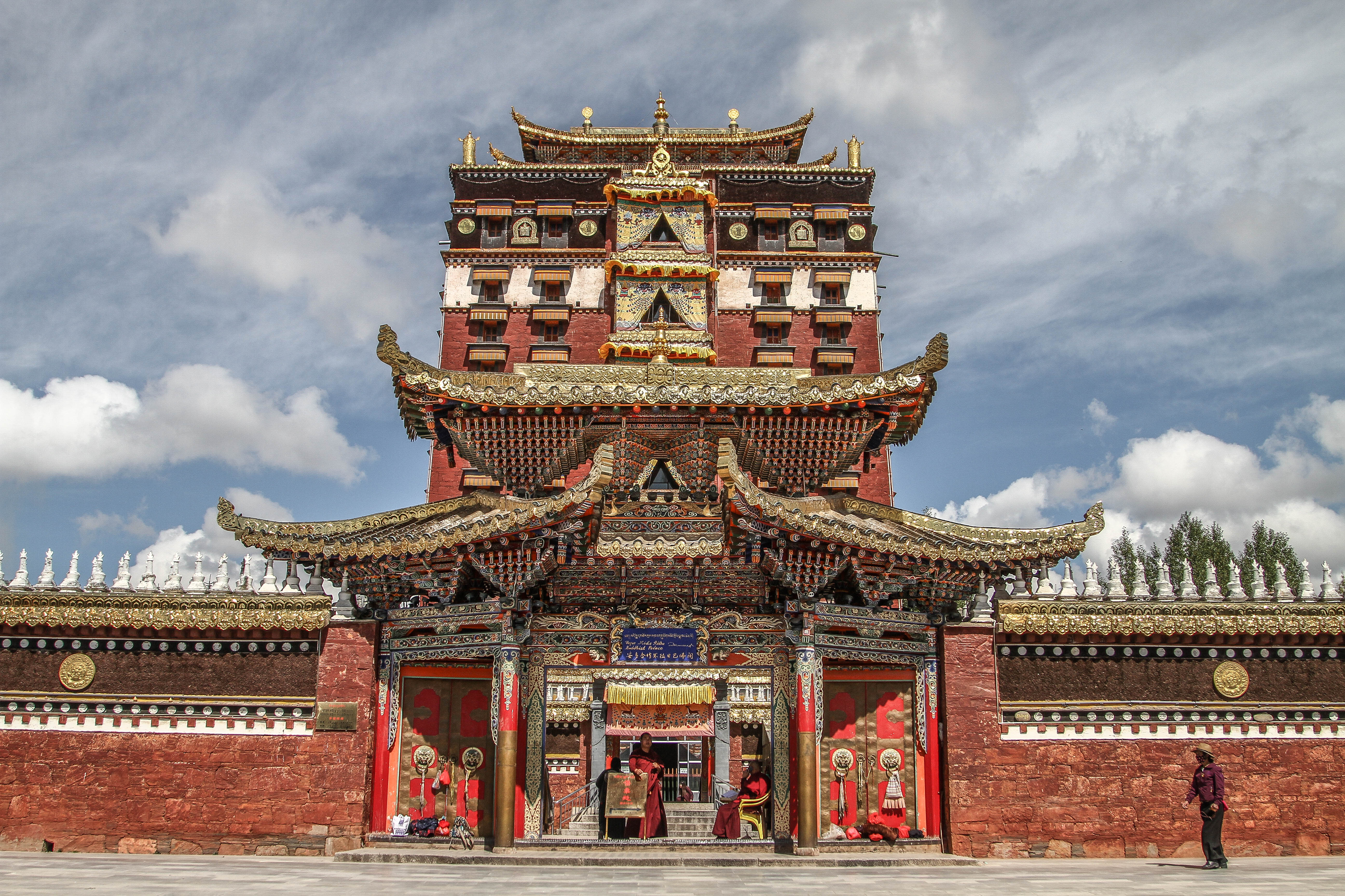 Milarepa Buddhist Palace Hezuo Gansu _ Architecture on the road