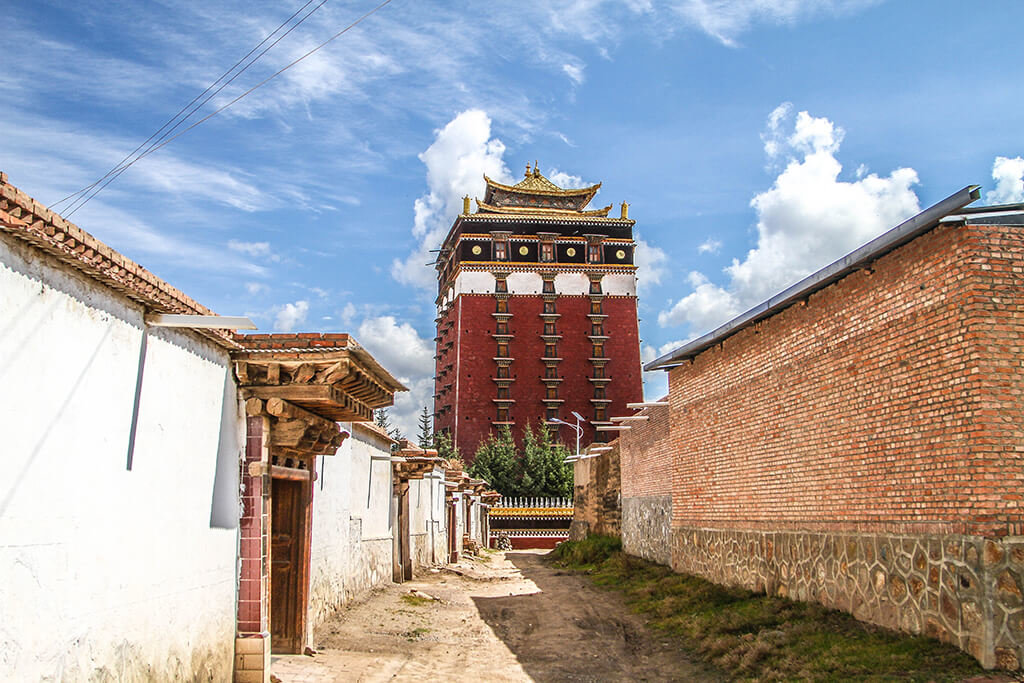 Milarepa Palace, Hezuo, Gansu, China - Architecture on the Road