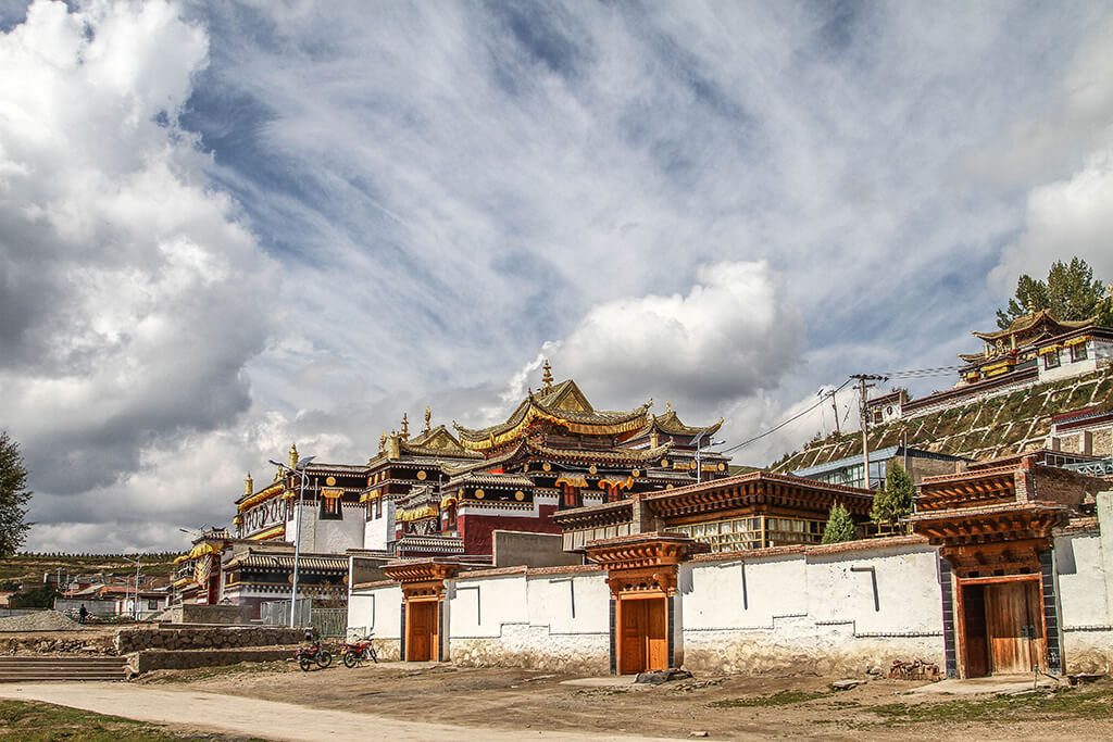 Milarepa Palace, Hezuo, Gansu, China - Architecture on the Road