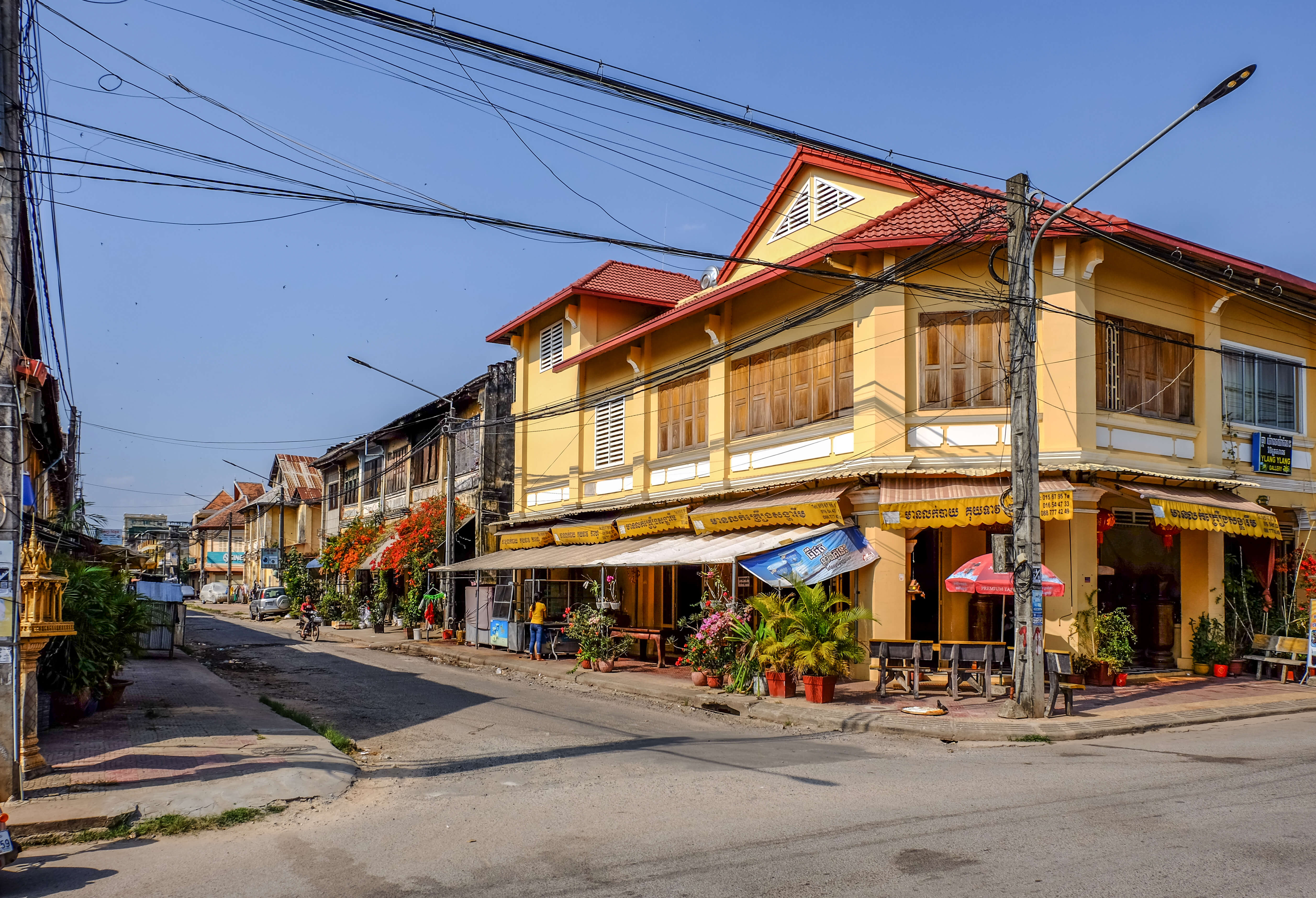 kampot_architecture on the road_ colonial architecture