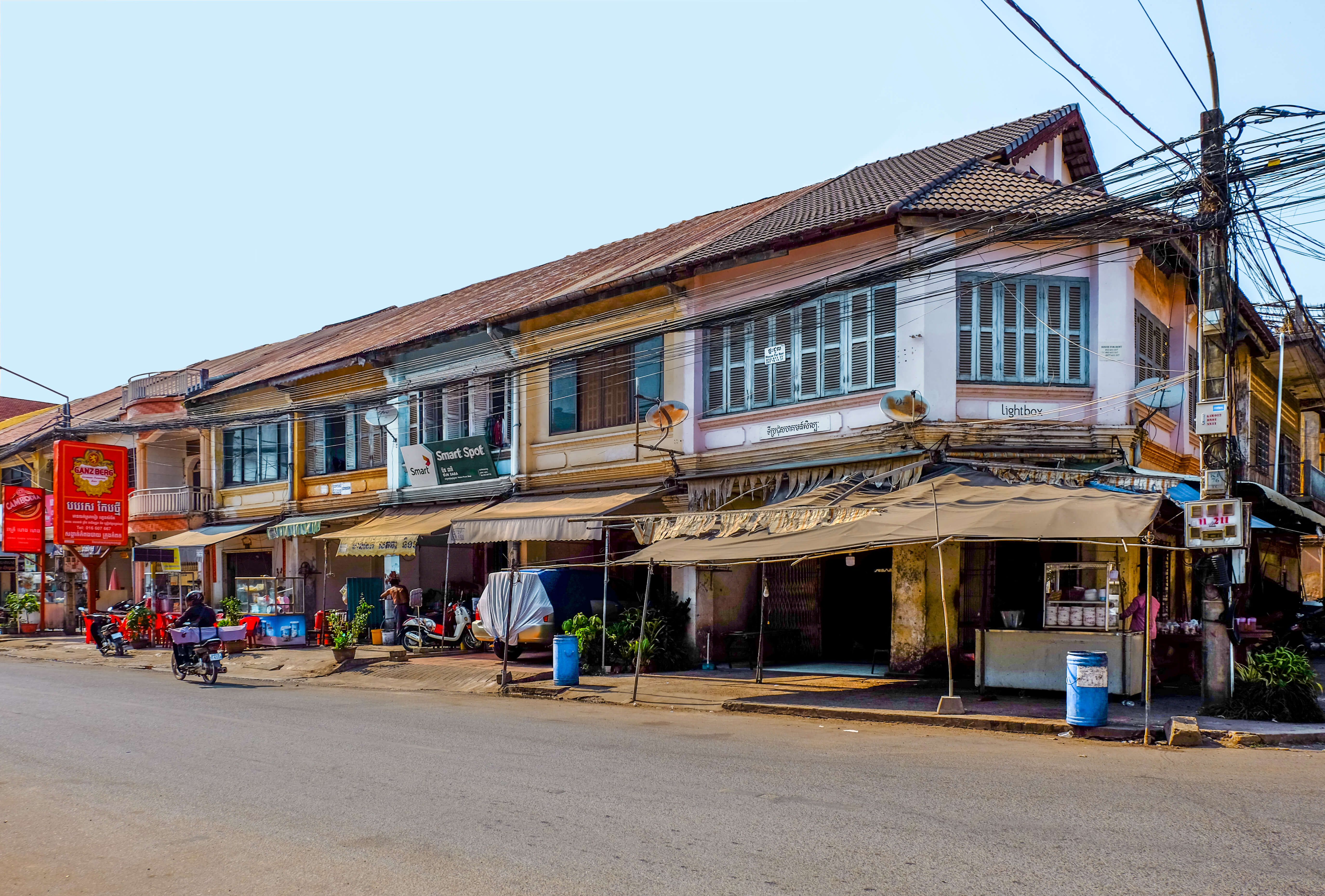 kampot_architecture on the road_ colonial architecture