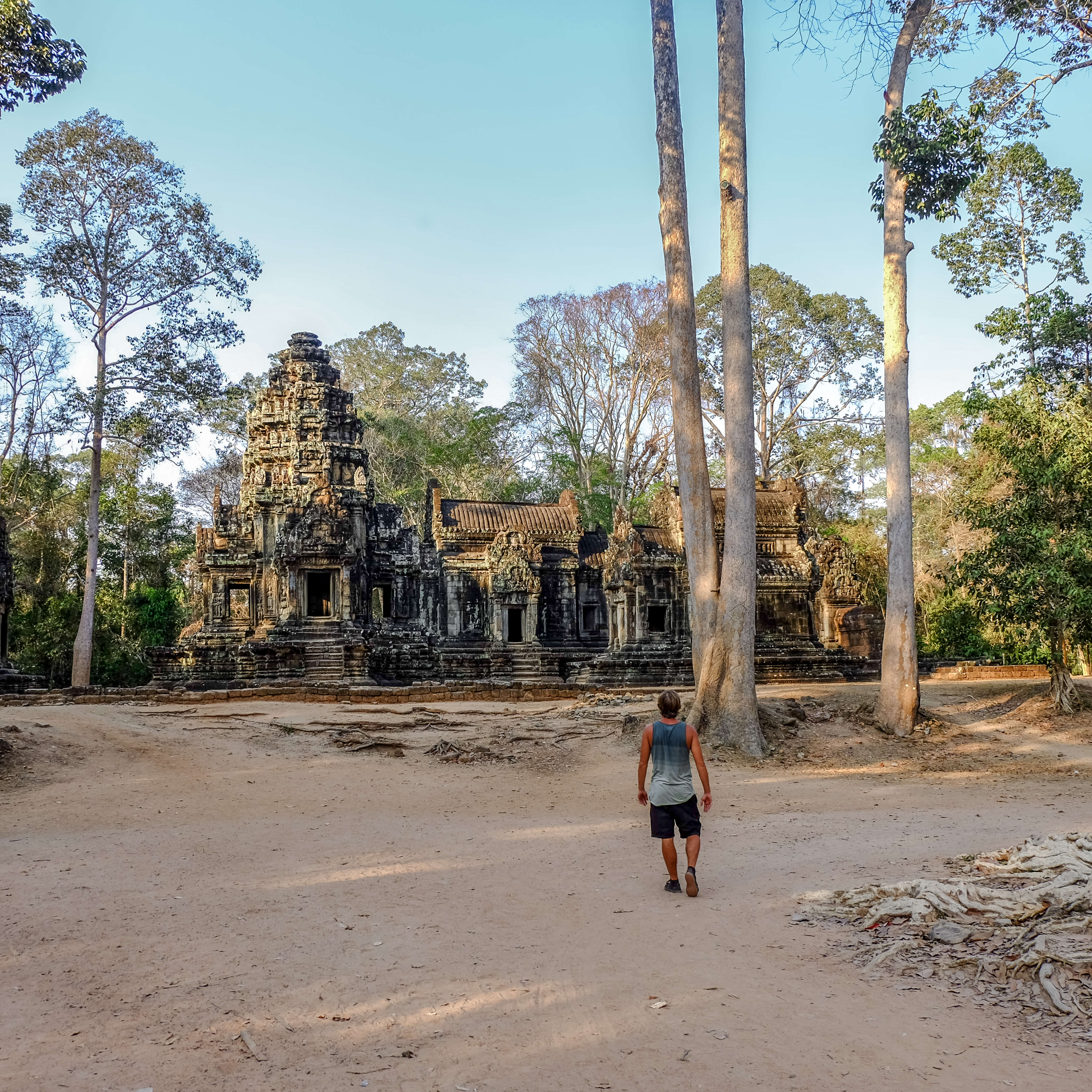 siem reap_angkor wat_architecture on the road_ Thommanon and Chau Say Tevoda (2)