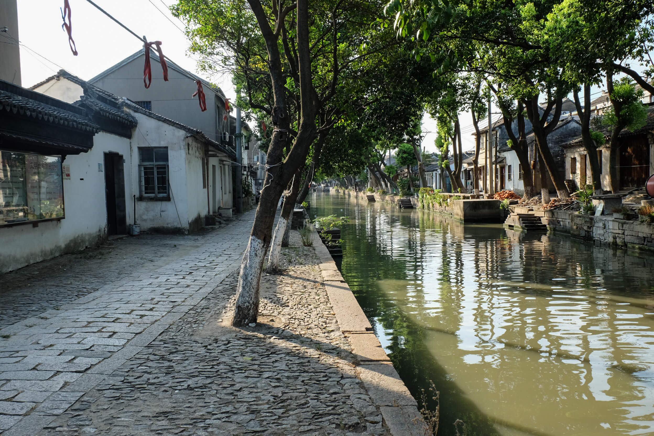 Suzhou_Tongli architecture and gardens_architecture on the road