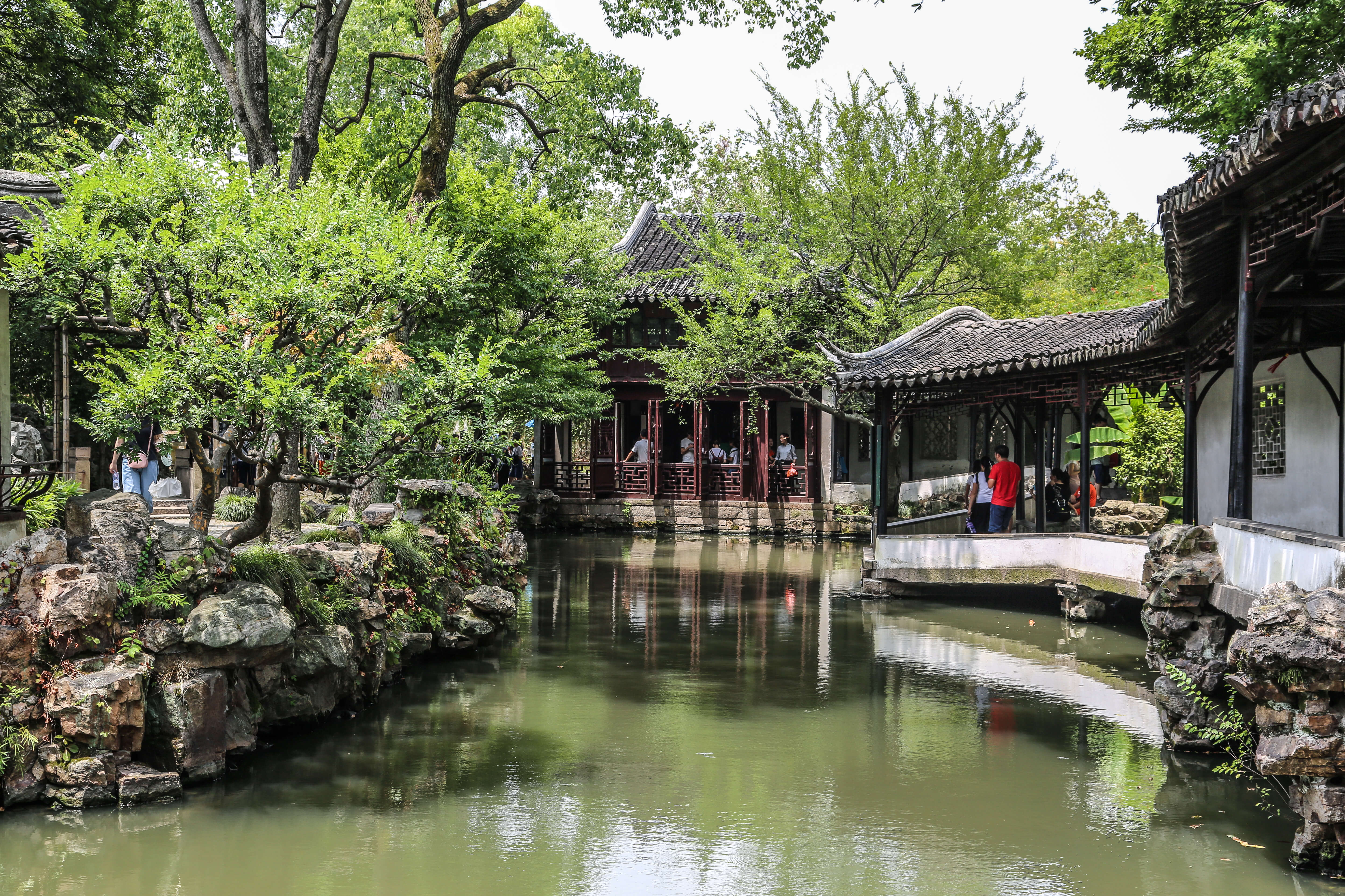 Suzhou architecture and gardens_architecture on the road