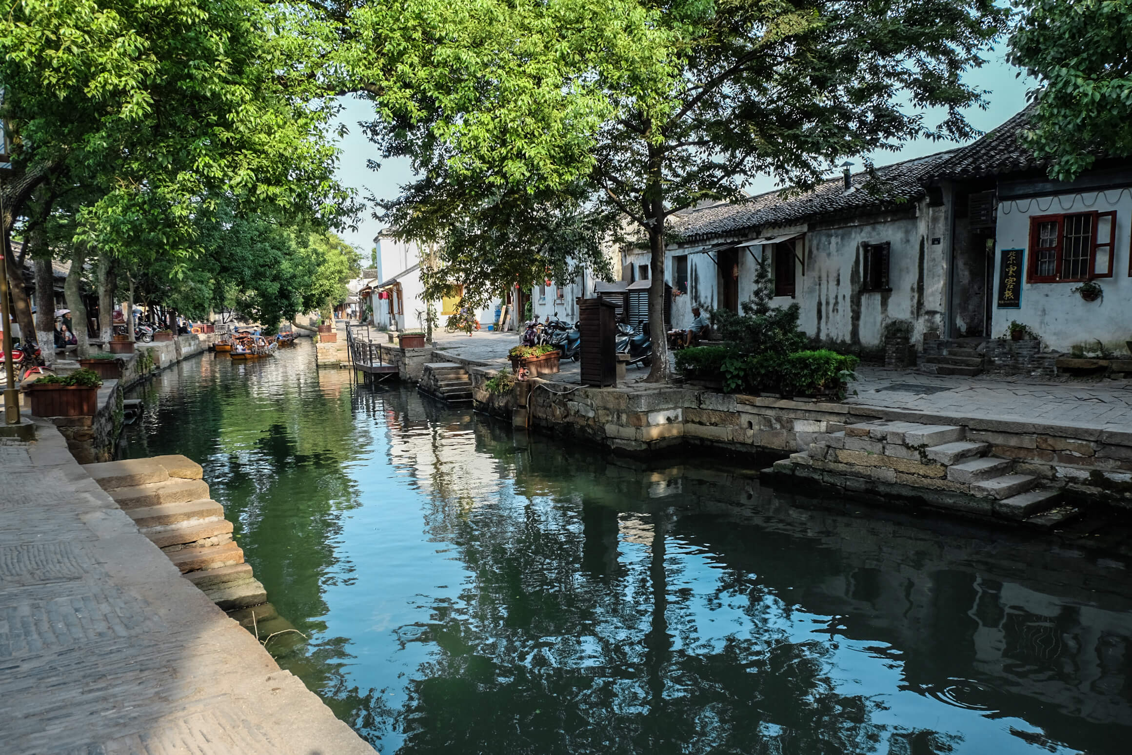 Suzhou_Tongli architecture and gardens_architecture on the road