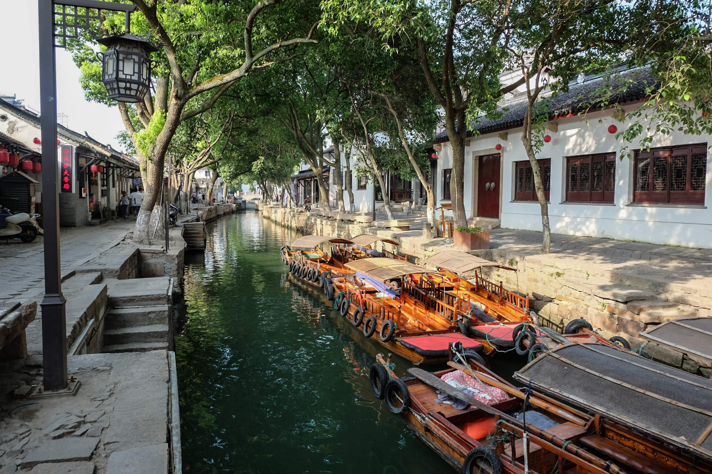 Suzhou_Tongli architecture and gardens_architecture on the road