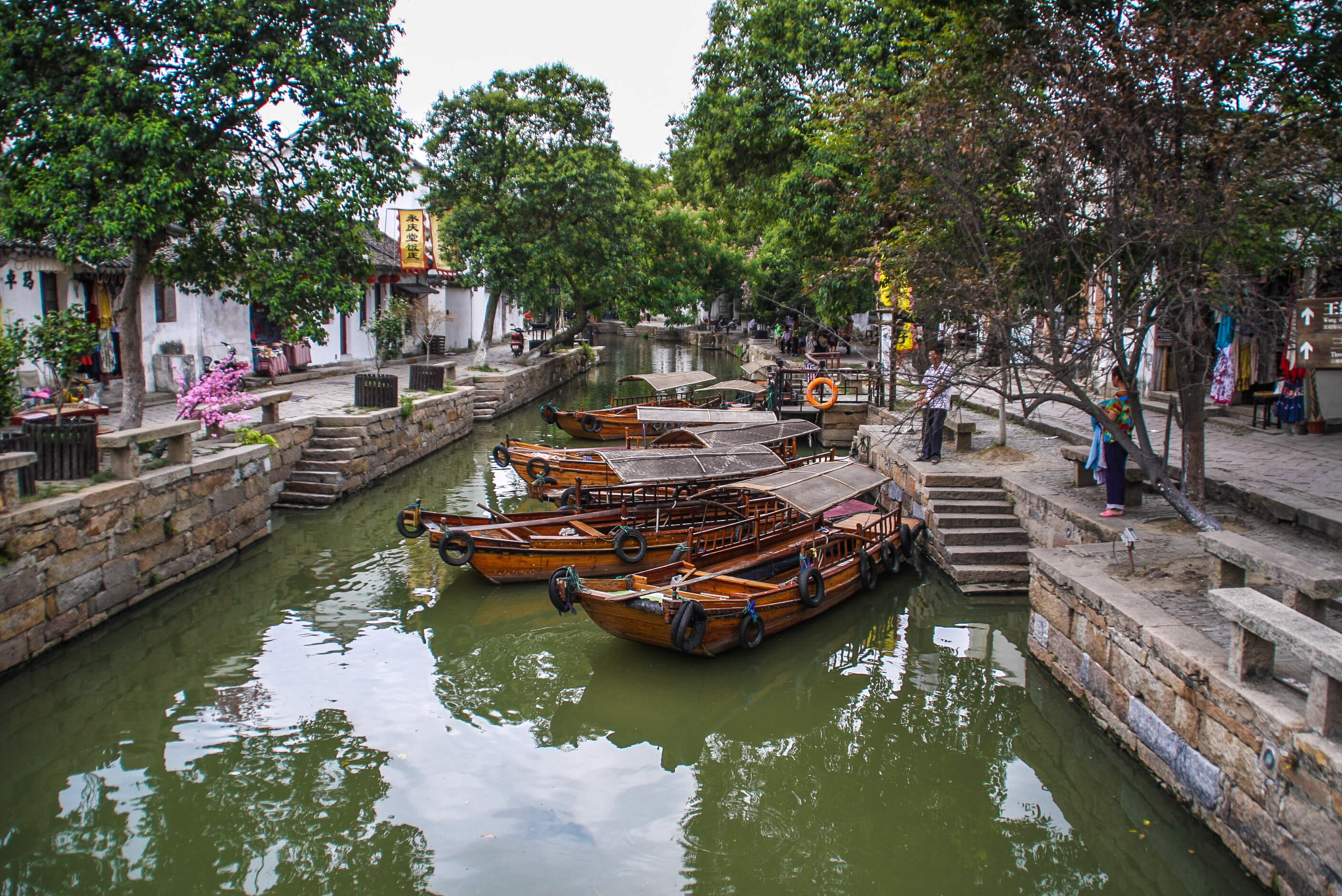 Suzhou_Tongli architecture and gardens_architecture on the road