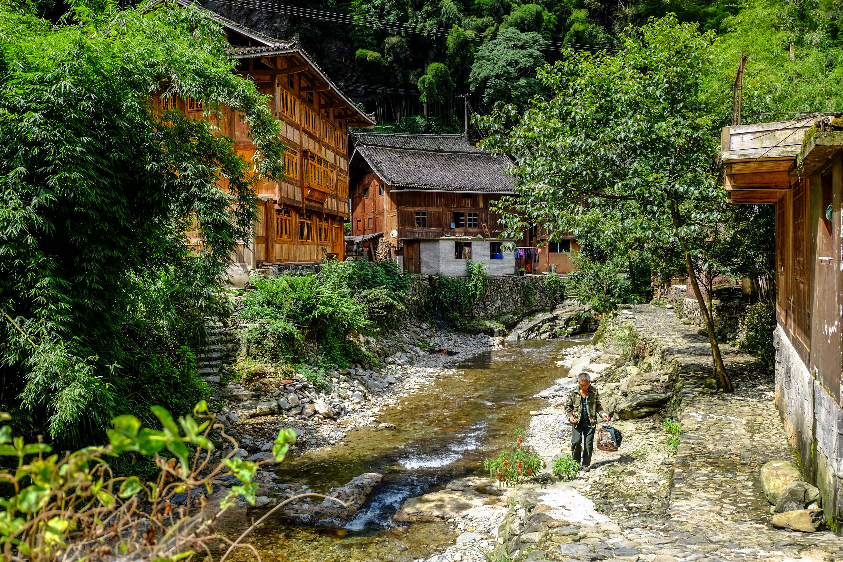 Xijiang_Guizhou_ Miao Ethnic Minority_Architecture on the road_Getou village