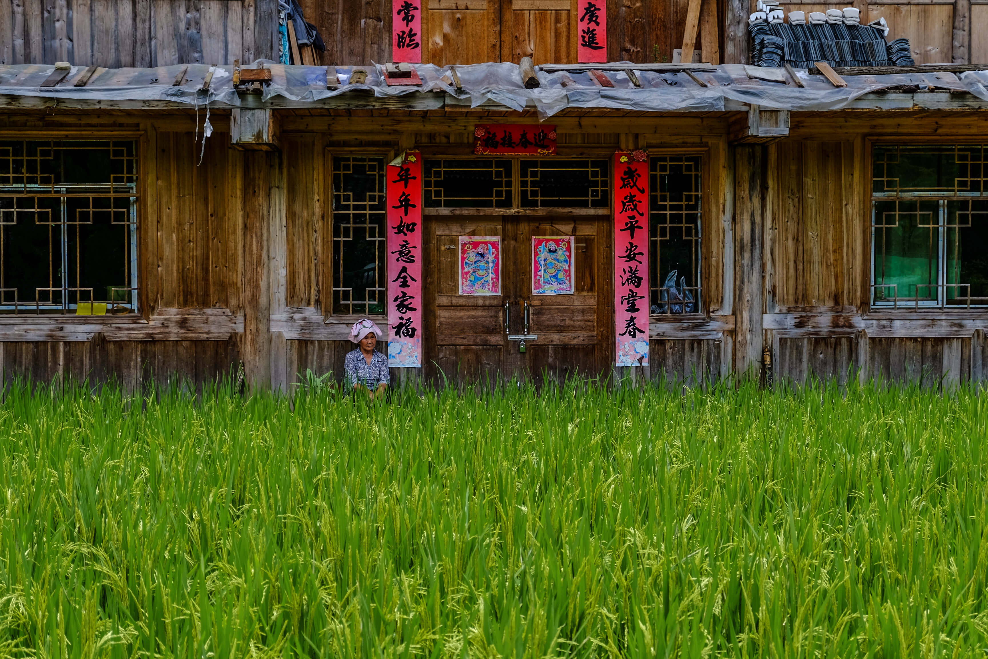 Xijiang_Guizhou_ Miao Ethnic Minority_Architecture on the road_Getou village