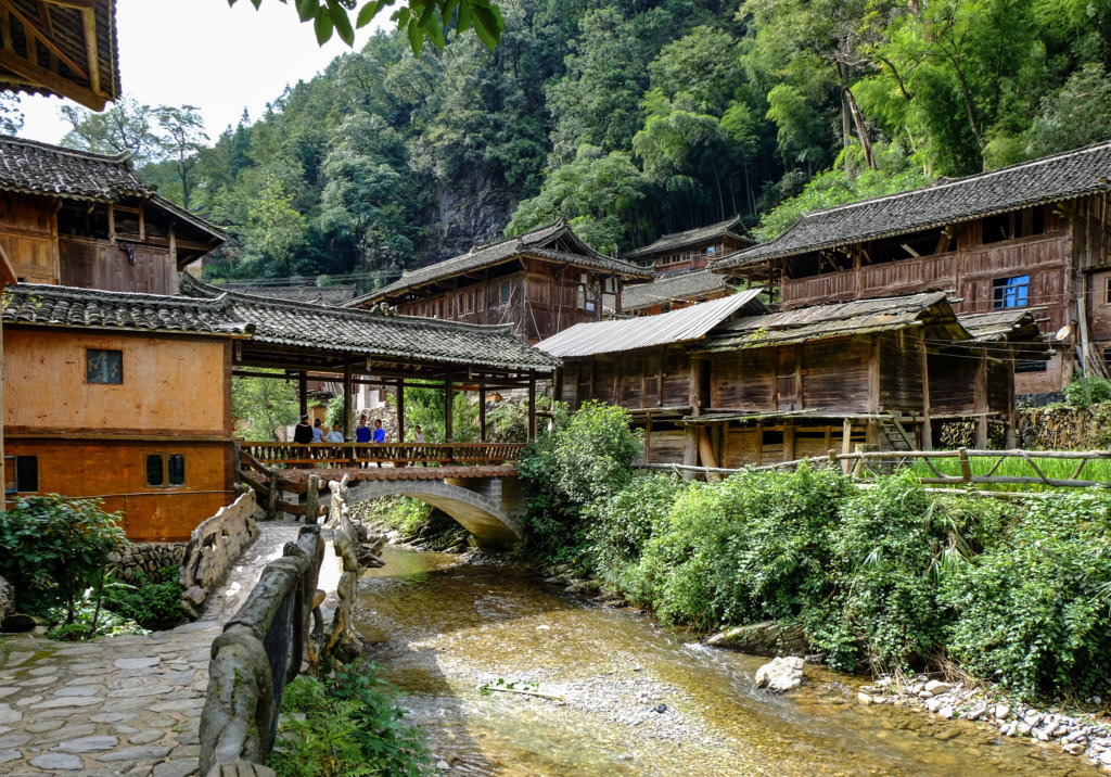 GETOU MIAO VILLAGE, Guizhou - ARCHITECTURE ON THE ROAD