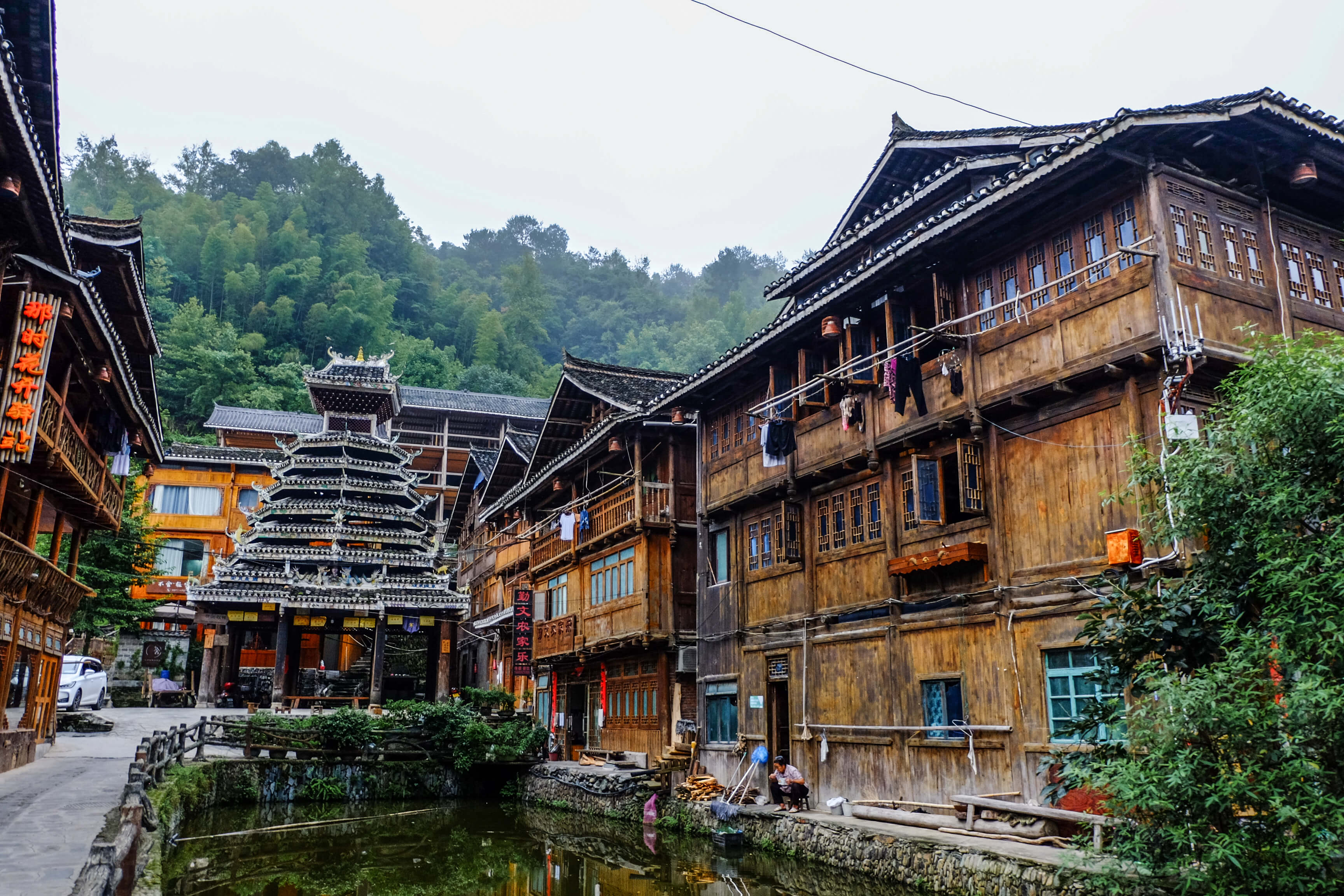 Zhaoxing Dong village_Guizhou_ Architecture on the road