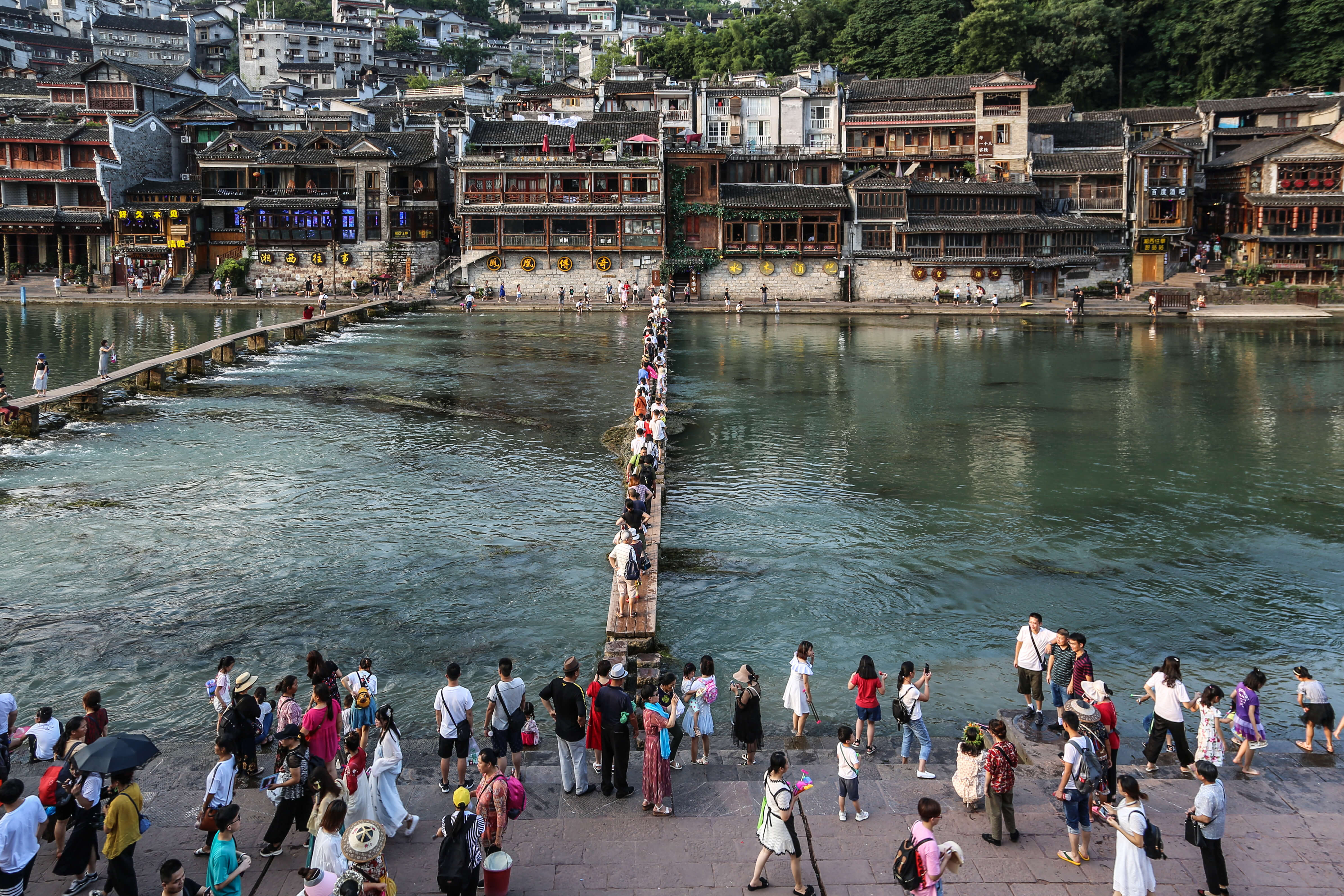 Fenghuang_Hunan_architecture-on-the-road_-47-of-87