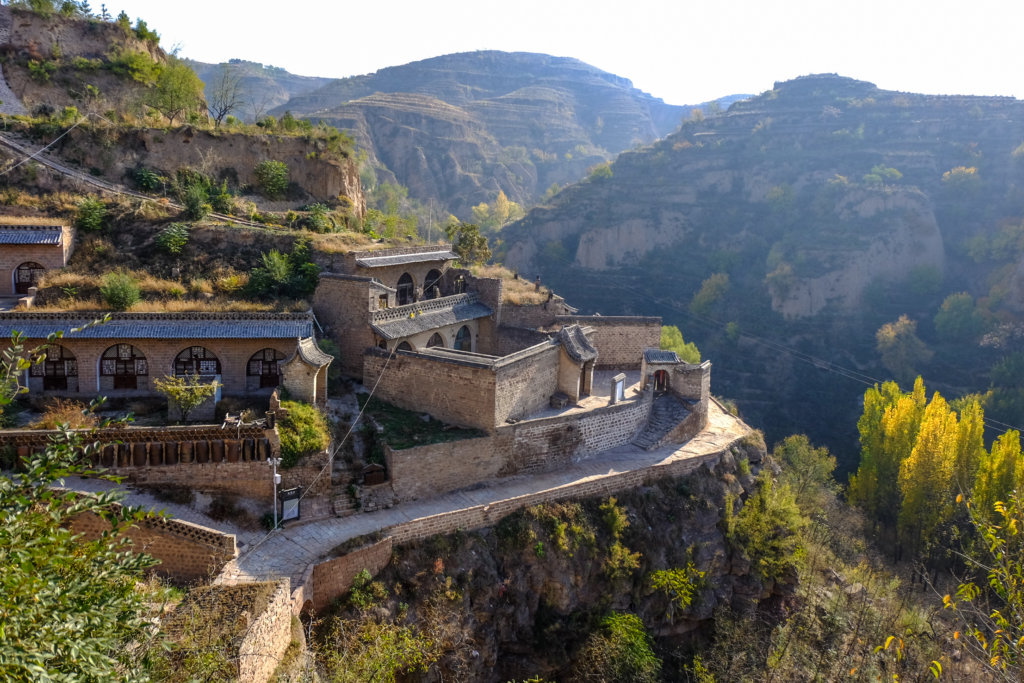 Lijiashan village- yaodong cave houses_Shanxi_architecture-on-the-road