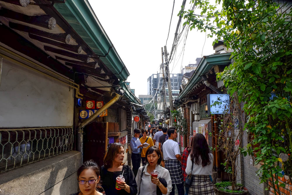 Seoul_hanok villages_architecture on the road (23 of 44)